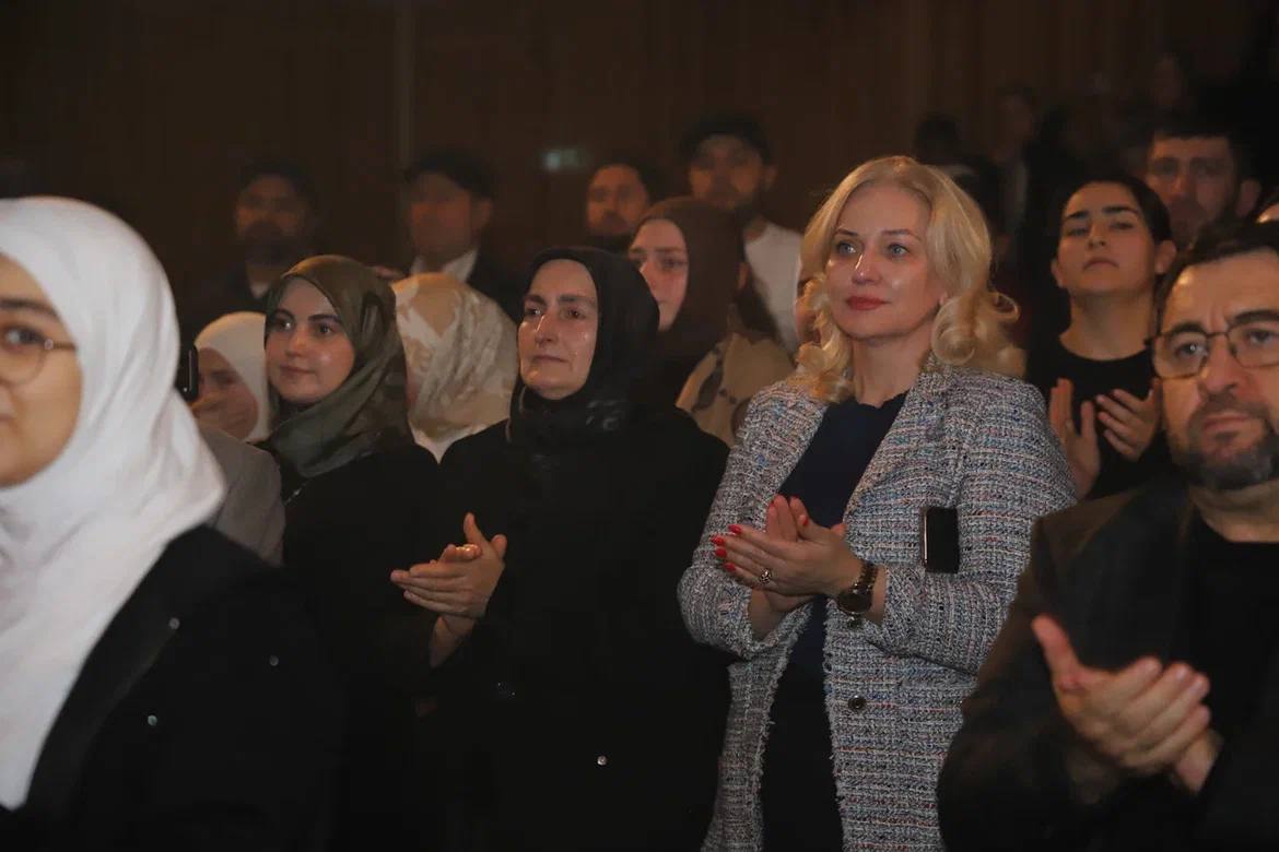 Премьера спектакля-драмы на русском языке «Слава», основанного на событиях СВО, состоялась в Аварском театре Премьера спектакля-драмы на русском языке «Слава», основанного на событиях СВО, состоялась в Аварском театре