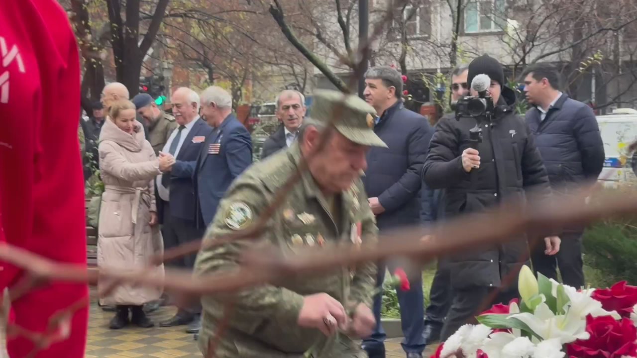 В Махачкале почтили память Героев Отечества