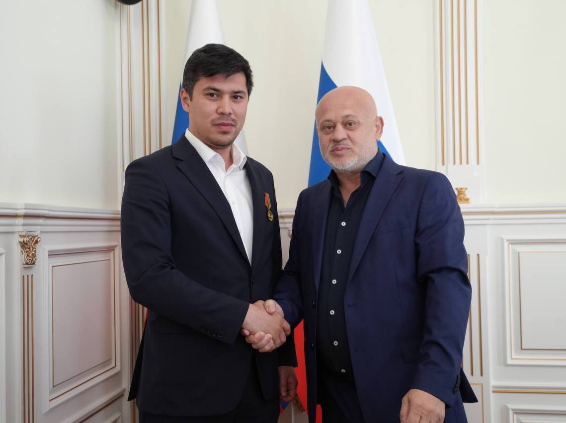 День Героев Отечества - дата знаменующая подвиги наших предков и современников - всех, кто своими поступками показал пример подлинного служения Родине! День Героев Отечества - дата знаменующая подвиги наших предков и современников - всех, кто своими поступками показал пример подлинного служения Родине!