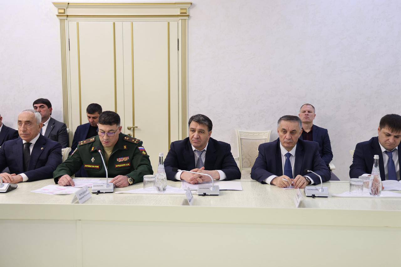 Глава Дагестана Сергей Меликов провёл встречу с членами семей дагестанцев, погибших при исполнении воинского долга в ходе специальной военной операции Глава Дагестана Сергей Меликов провёл встречу с членами семей дагестанцев, погибших при исполнении воинского долга в ходе специальной военной операции