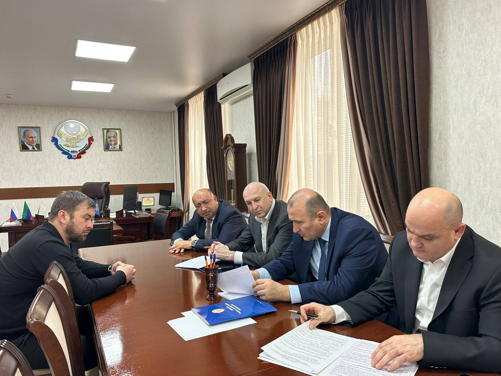 Магомед Тагиров провел выездной прием граждан в Кумторкалинском районе Магомед Тагиров провел выездной прием граждан в Кумторкалинском районе