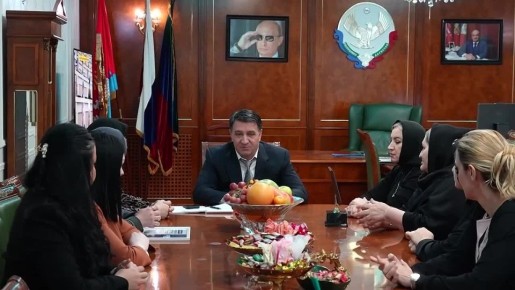 Джамбулат Салавов: Ассаламу алейкум, добрый вечер, уважаемые махачкалинцы!