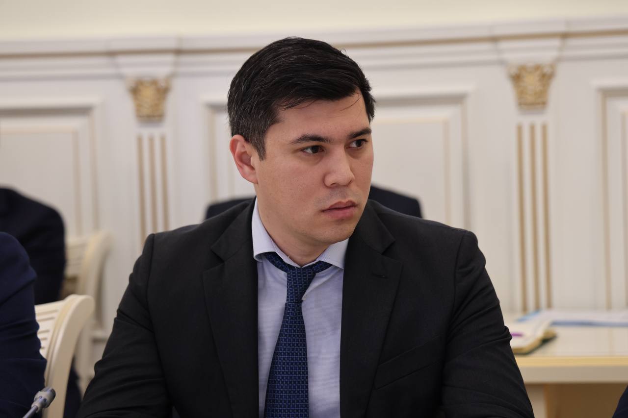 Сергей Меликов и Александр Ломакин обсудили реализацию ключевых инфраструктурных проектов Сергей Меликов и Александр Ломакин обсудили реализацию ключевых инфраструктурных проектов