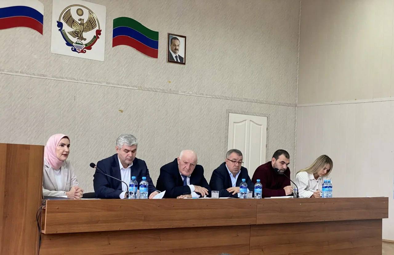 В Карабудахкентском районе прошло выездное совещание по предоставлению участникам СВО земельных участков