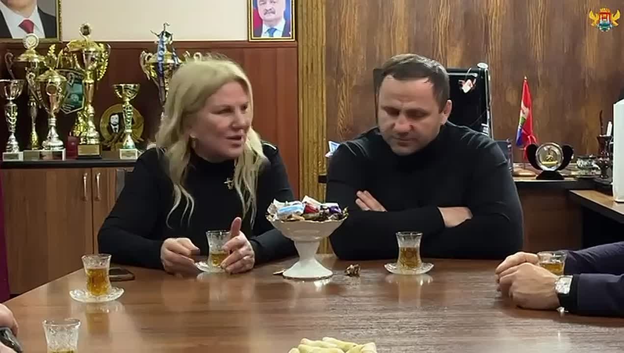 Сегодня в стенах Управления спорта, туризма и работы с молодежью прошла торжественная церемония награждения, на которой начальник Спортуправления, Мурад Мирзагаджиев и начальник Управления образования, Шаганэ Баймурзаева...