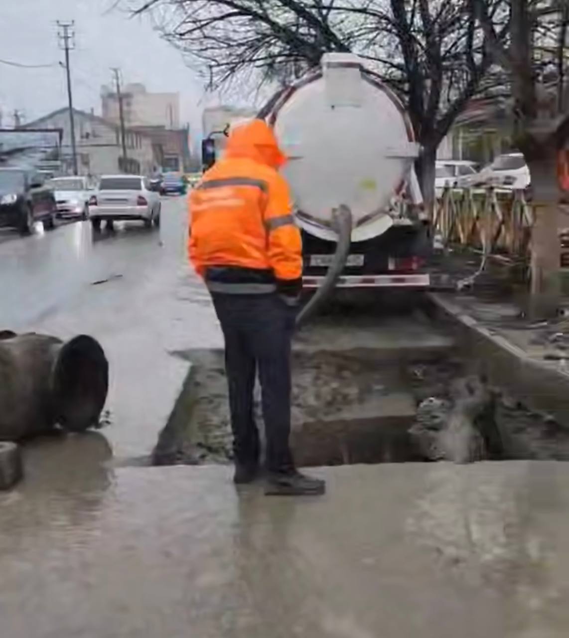 В Махачкале на пересечении улиц Петра Первого и Азизова ведутся работы по модернизации системы водоснабжения В Махачкале на пересечении улиц Петра Первого и Азизова ведутся работы по модернизации системы водоснабжения
