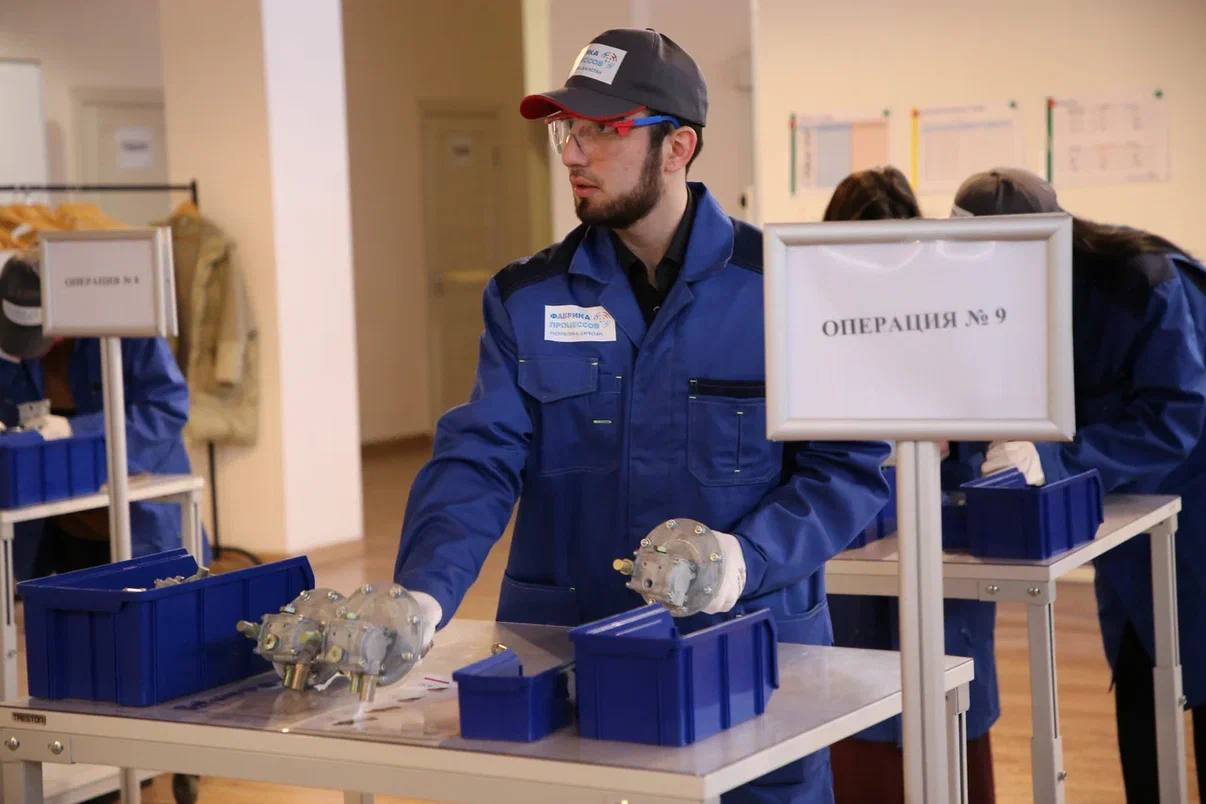 Сотрудники Минэкономразвития Дагестана прошли практическое обучение на «Фабрике процессов»