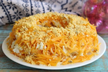 Слоеный салат с курицей: кулинарный шедевр на вашем столе