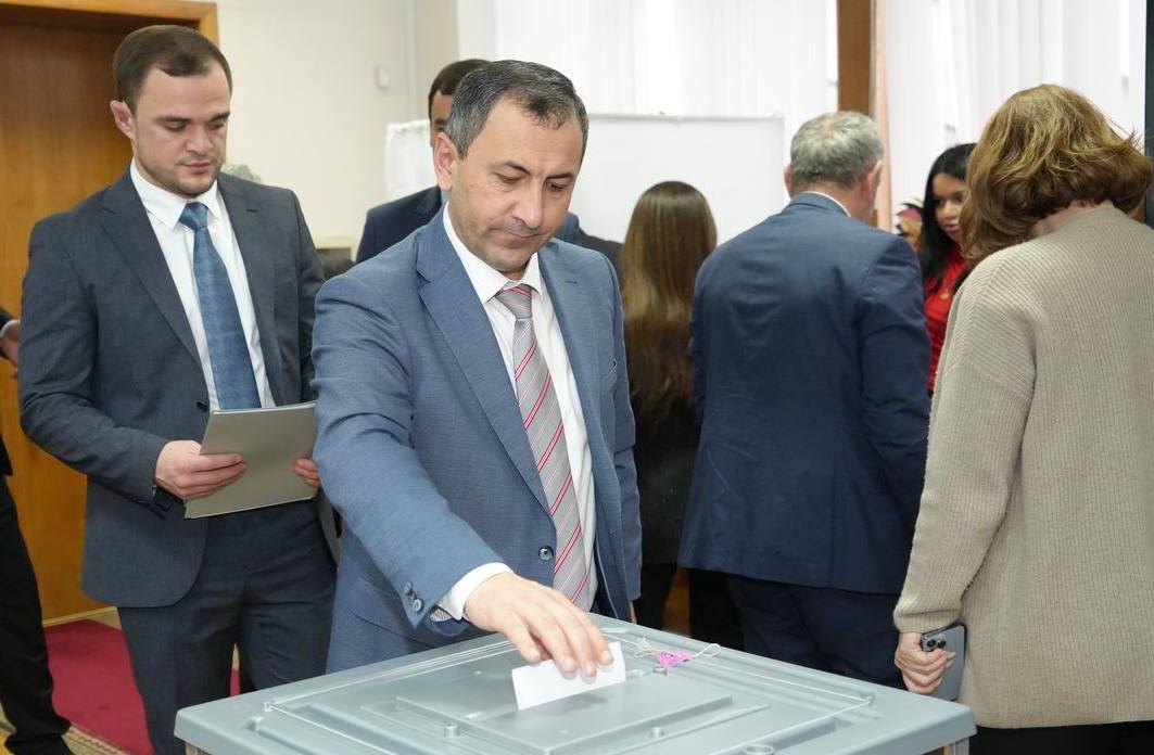 Джамбулат Салавов: Сегодня провел юбилейную — 40-ю ежегодную конференцию нашего местного отделения партии «Единая Россия» Джамбулат Салавов: Сегодня провел юбилейную — 40-ю ежегодную конференцию нашего местного отделения партии «Единая Россия»