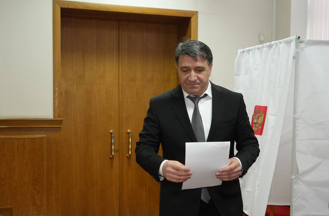 Джамбулат Салавов: Сегодня провел юбилейную — 40-ю ежегодную конференцию нашего местного отделения партии «Единая Россия» Джамбулат Салавов: Сегодня провел юбилейную — 40-ю ежегодную конференцию нашего местного отделения партии «Единая Россия»