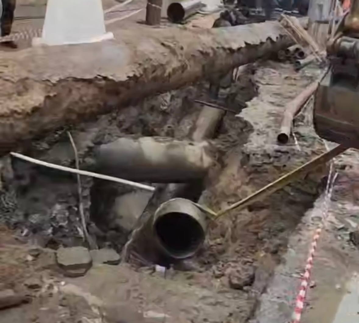 В Махачкале на пересечении улиц Петра Первого и Азизова ведутся работы по модернизации системы водоснабжения В Махачкале на пересечении улиц Петра Первого и Азизова ведутся работы по модернизации системы водоснабжения