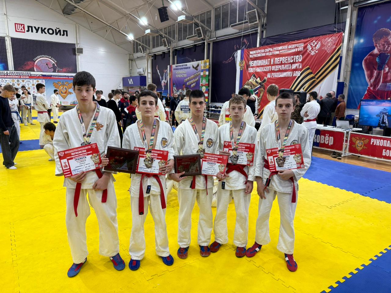 Сборная Дагестана по рукопашному бою завоевала 36 медалей различного достоинства по итогам Чемпионата и Первенства СКФО в Ставрополе Сборная Дагестана по рукопашному бою завоевала 36 медалей различного достоинства по итогам Чемпионата и Первенства СКФО в Ставрополе