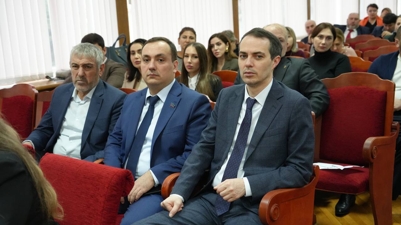 Джамбулат Салавов: Сегодня провел юбилейную — 40-ю ежегодную конференцию нашего местного отделения партии «Единая Россия» Джамбулат Салавов: Сегодня провел юбилейную — 40-ю ежегодную конференцию нашего местного отделения партии «Единая Россия»