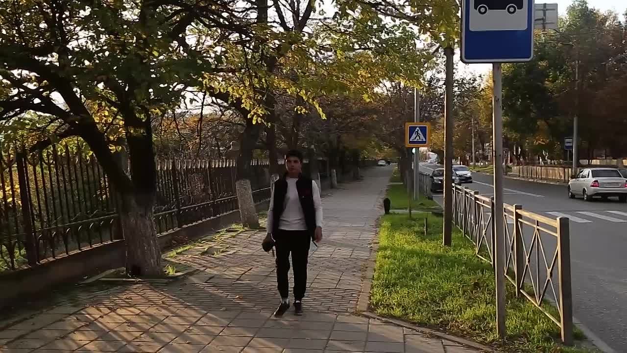 Рашид нашел в сети предложение о «высокооплачиваемой работе»