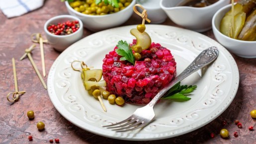 Вместо селедки под шубой и винегрета: этот салат затмит оба блюда