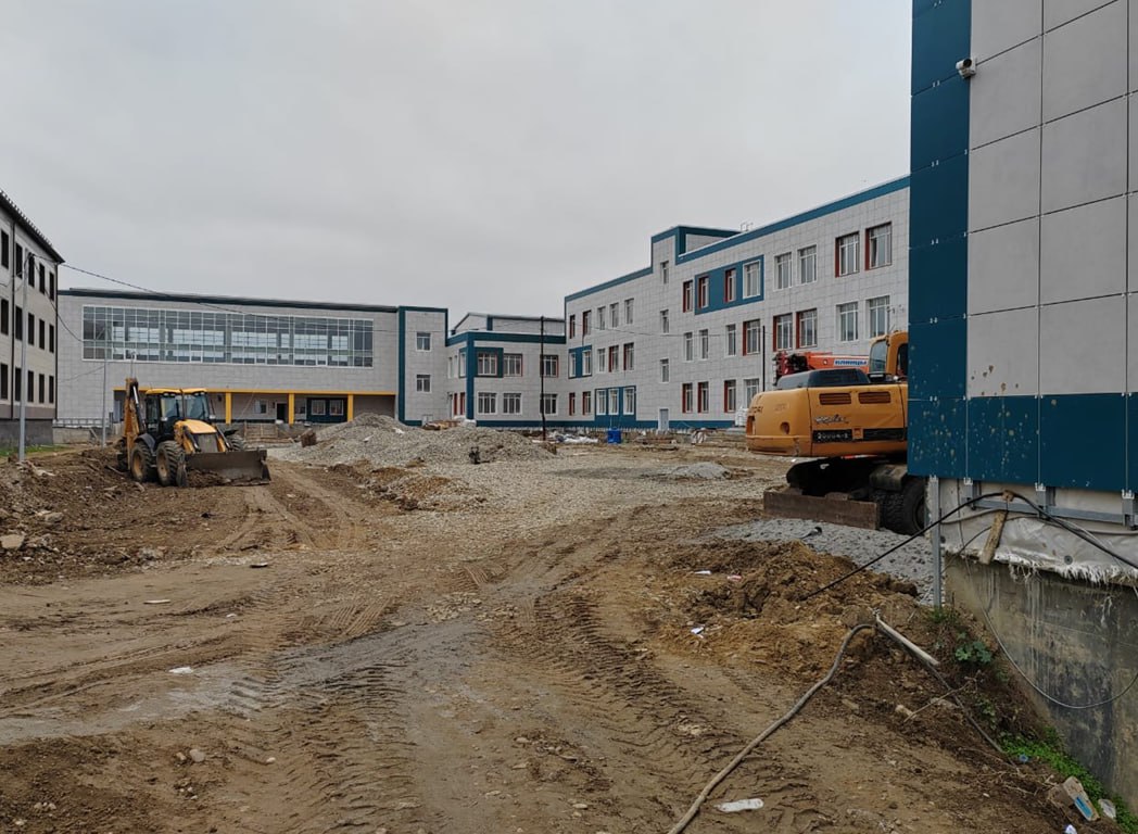 Утро, суббота, декабрь. Идеальнее момента узнать о том, на какой стадии строительство еще одной новой школы в Махачкале, не найти