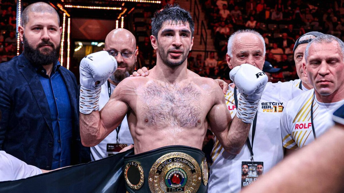 Вадим Мусаев (14-0, 9 КО) стал чемпионом мира по версии Международной боксёрской организации (IBO) в полусреднем весе