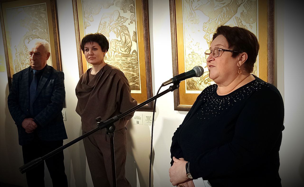 В Дагестанском музее изобразительных искусств им. П.С. Гамзатовой открылась персональная выставка члена Союза художников России Зинаиды Кулиевой (Владикавказ) под названием «Горы в портретах»