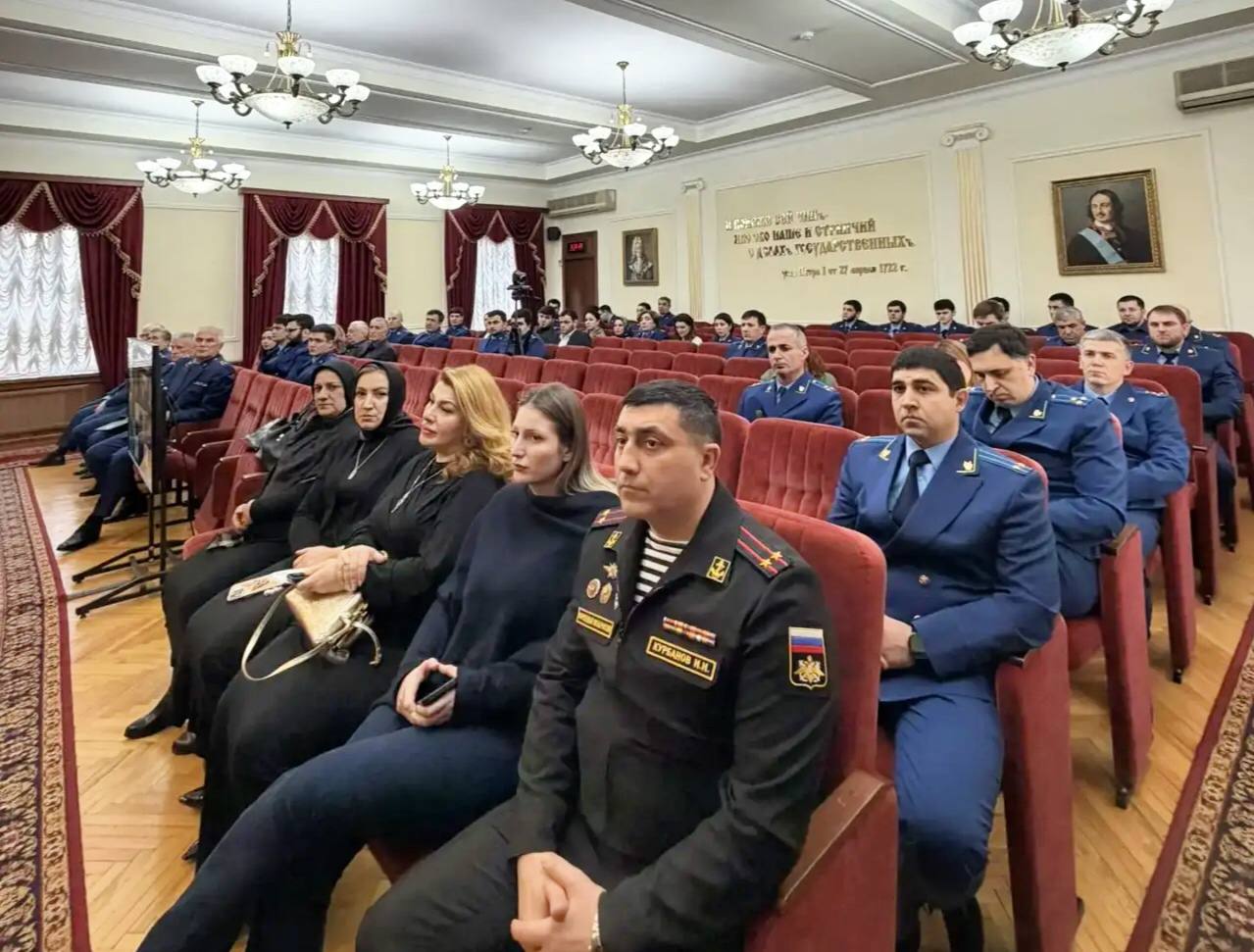 В прокуратуре Республики Дагестан состоялась презентация документального фильма «Сильные духом» В прокуратуре Республики Дагестан состоялась презентация документального фильма «Сильные духом»