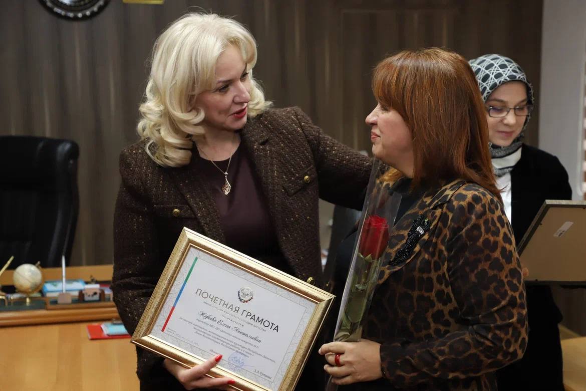 В ходе рабочего визита в Кизляр министр культуры провела личный прием граждан В ходе рабочего визита в Кизляр министр культуры провела личный прием граждан