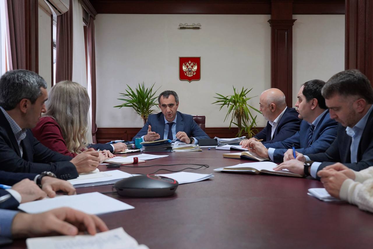 Под руководством Заура Эминова прошла еженедельная планёрка