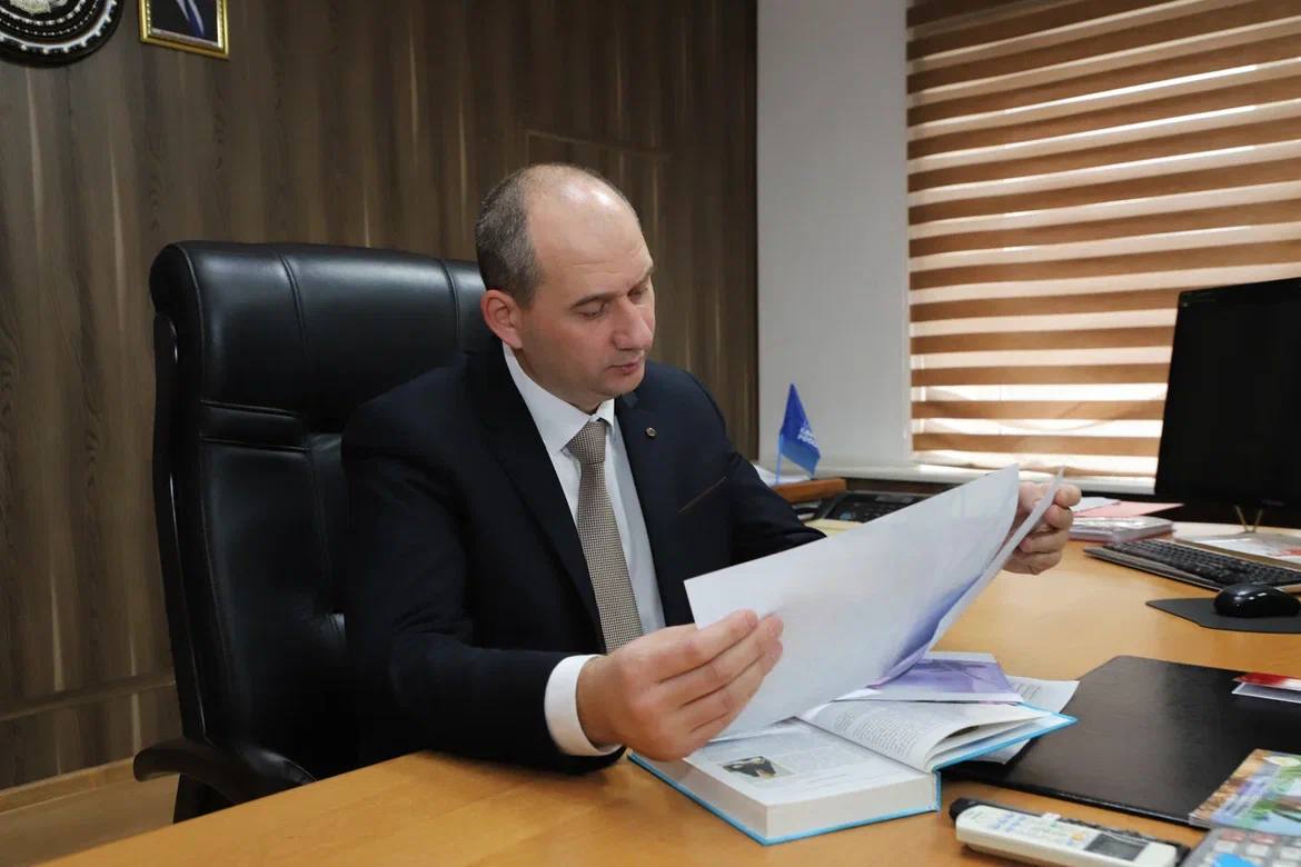 В ходе рабочего визита в Кизляр министр культуры провела личный прием граждан В ходе рабочего визита в Кизляр министр культуры провела личный прием граждан