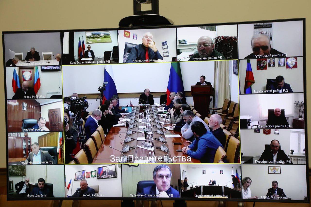 Абдулмуслим Абдулмуслимов встретился с руководителями хлебопекарных предприятий Абдулмуслим Абдулмуслимов встретился с руководителями хлебопекарных предприятий