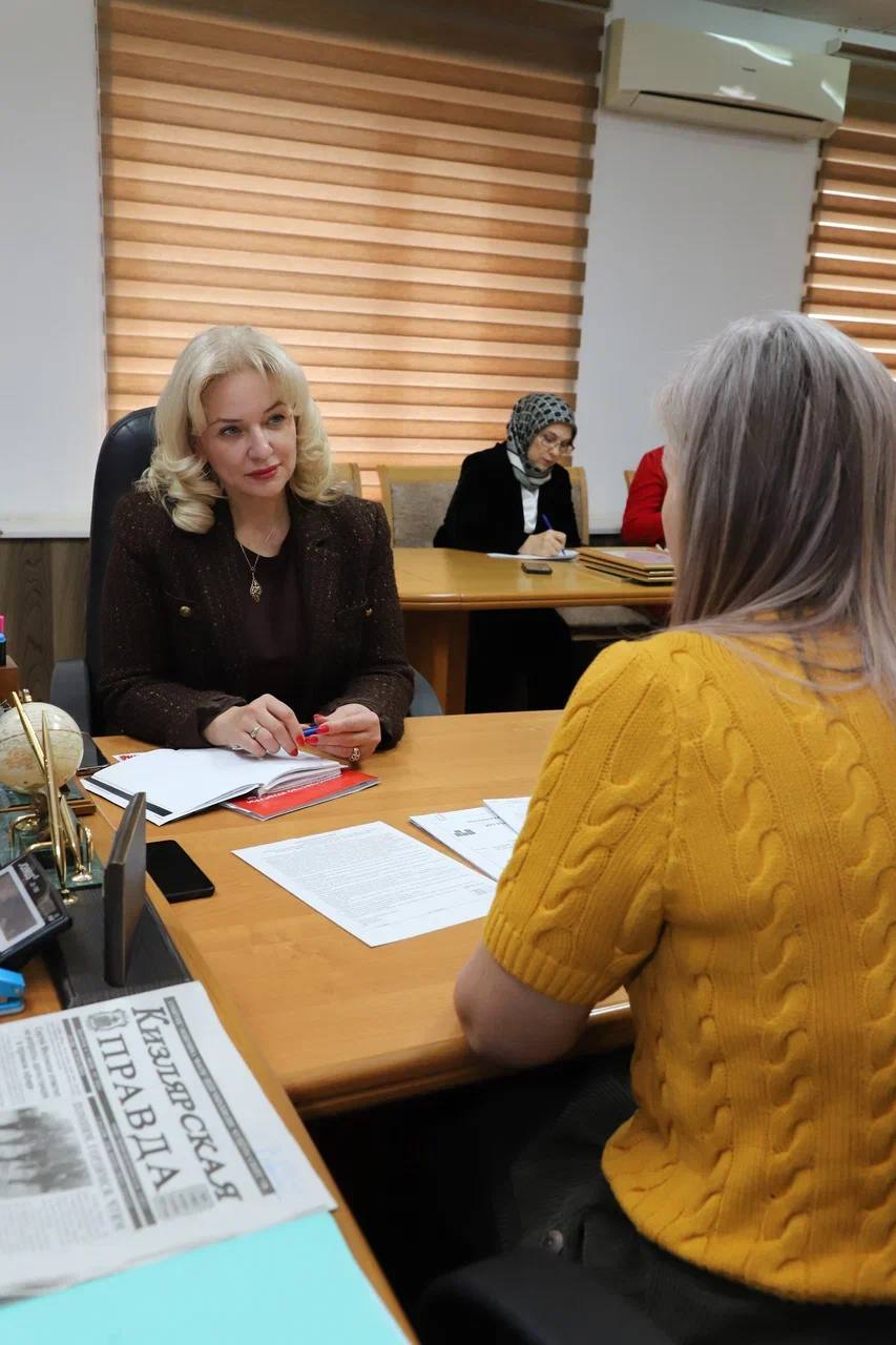 В ходе рабочего визита в Кизляр министр культуры провела личный прием граждан В ходе рабочего визита в Кизляр министр культуры провела личный прием граждан