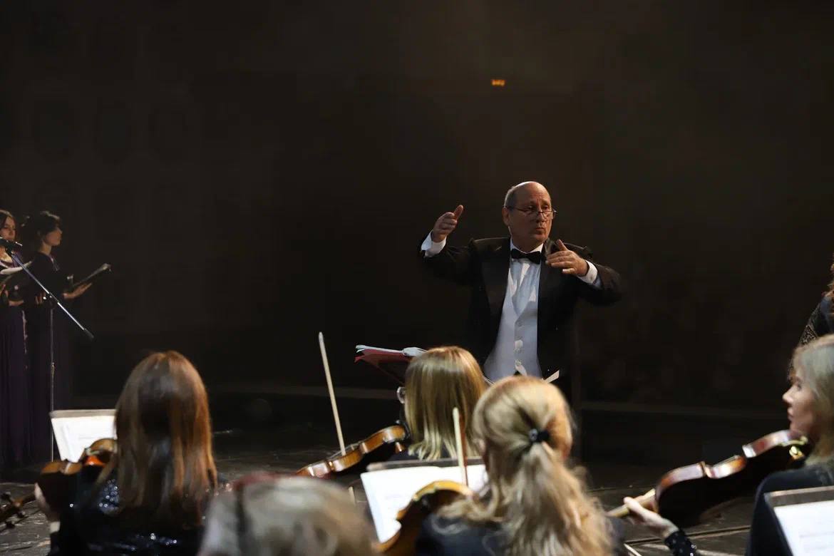 Юбилейный вечер, посвященный 90-летию выдающегося композитора, народного артиста РСФСР Ширвани Чалаева, прошел в Русском театре Юбилейный вечер, посвященный 90-летию выдающегося композитора, народного артиста РСФСР Ширвани Чалаева, прошел в Русском театре