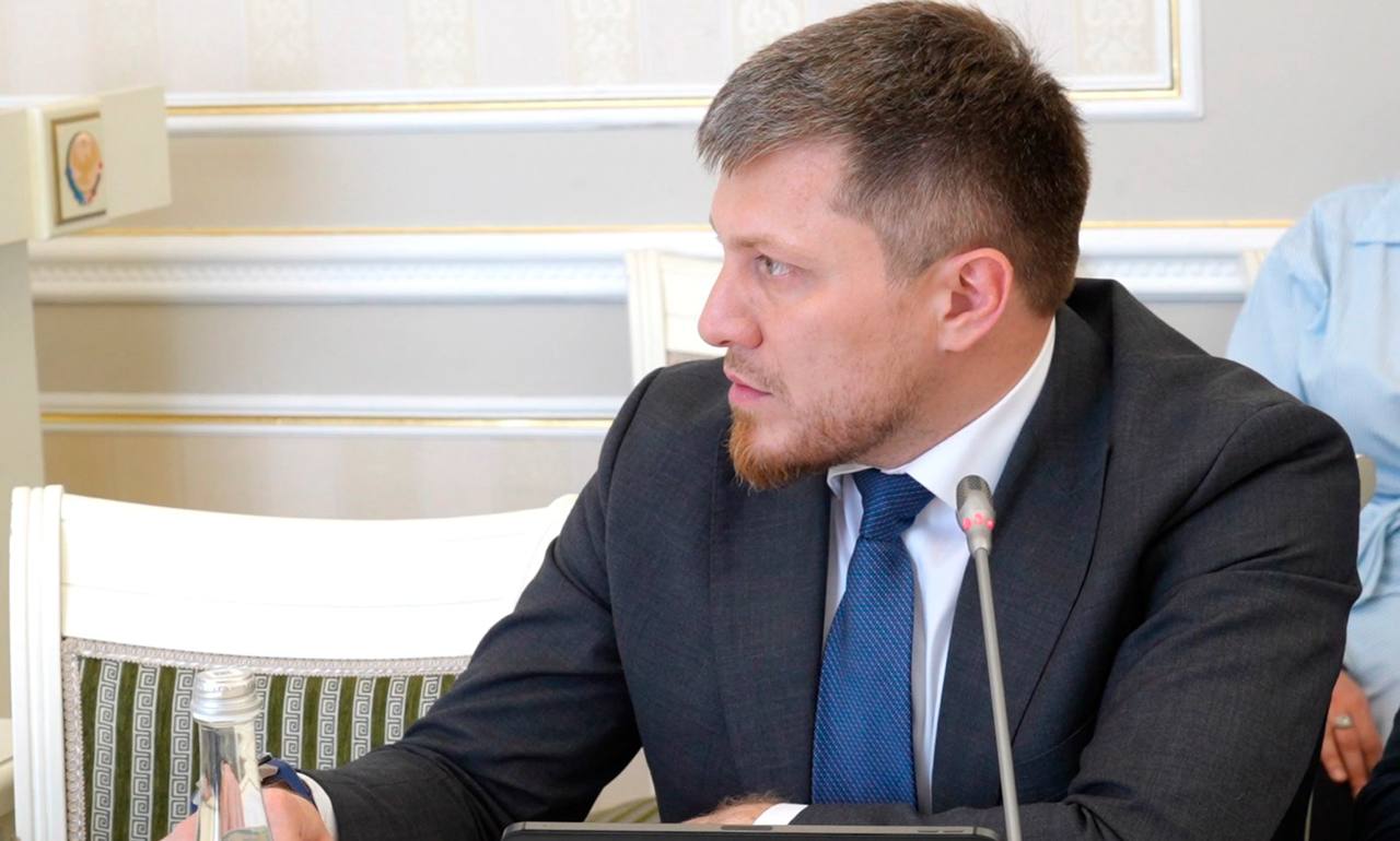 В администрации Махачкалы продолжается планомерная работа по переселению граждан из аварийного жилищного фонда и обеспечению жильём детей-сирот В администрации Махачкалы продолжается планомерная работа по переселению граждан из аварийного жилищного фонда и обеспечению жильём детей-сирот