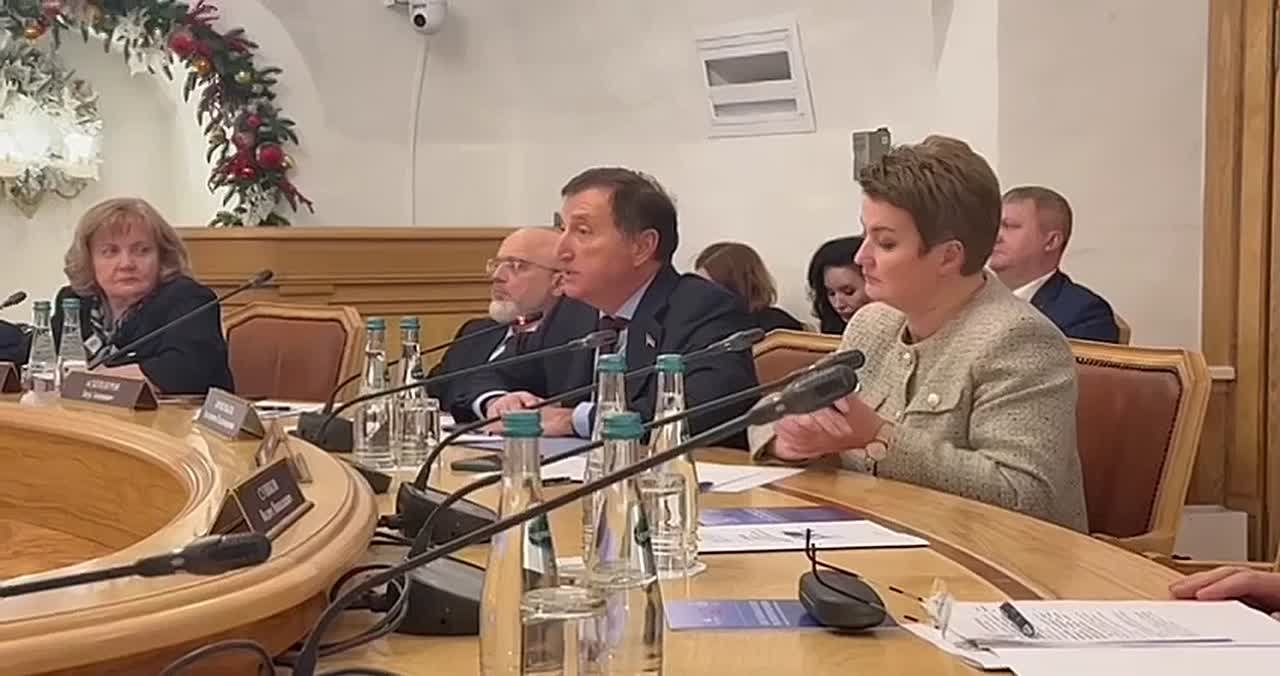 Председатель НС РД Заур Аскендеров выступил на заседании Комиссии Совета законодателей РФ по проблемам международного сотрудничества