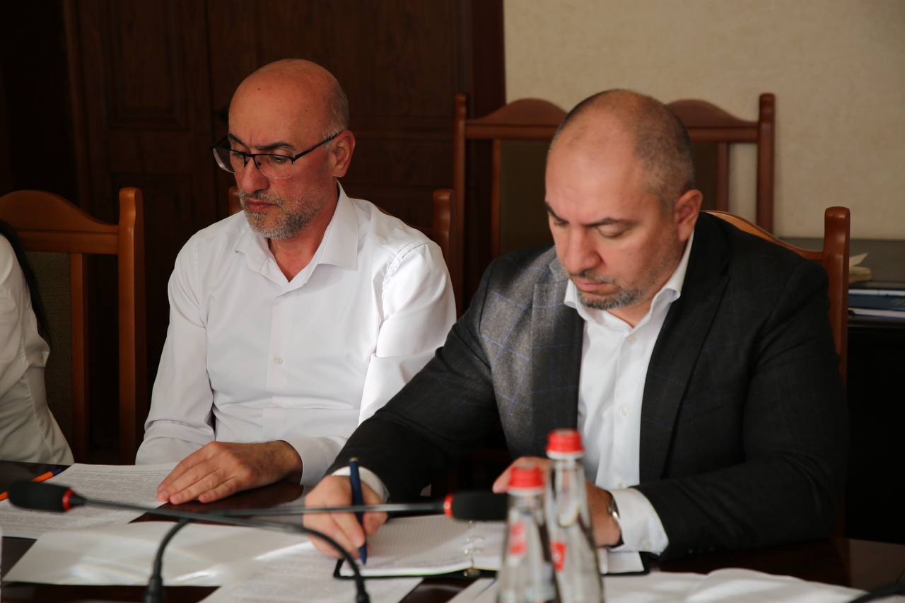 В Минэкономразвития Дагестана обсудили реализацию госпрограммы развития СКФО В Минэкономразвития Дагестана обсудили реализацию госпрограммы развития СКФО