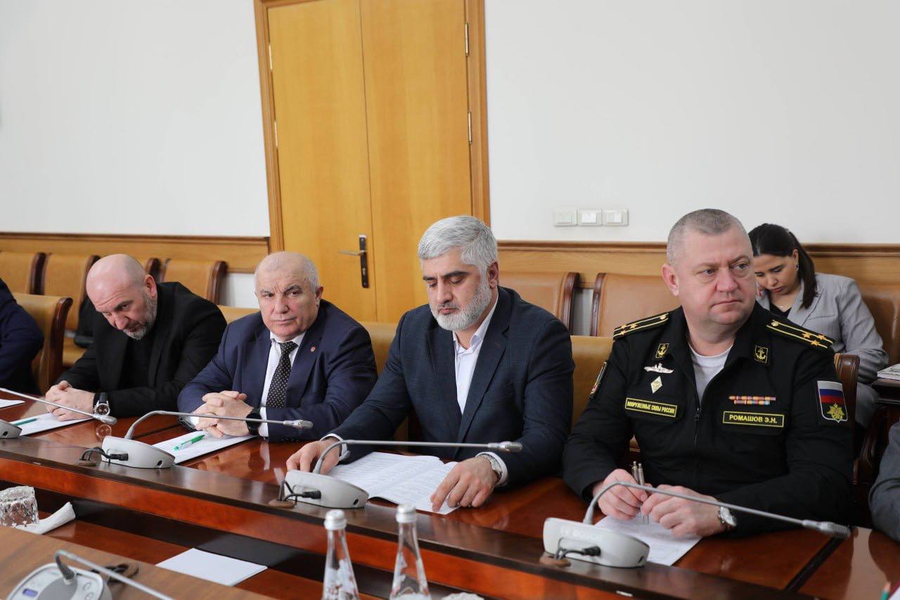 Абдулмуслим Абдулмуслимов провел заседание Совета по морской деятельности при Правительстве РД Абдулмуслим Абдулмуслимов провел заседание Совета по морской деятельности при Правительстве РД