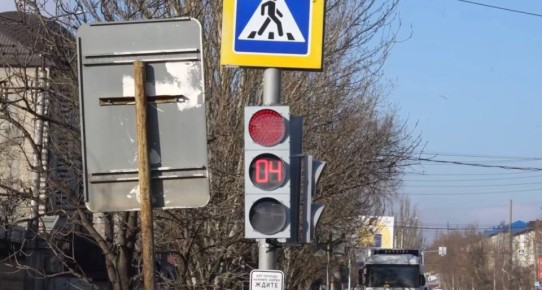 В Махачкале также обновляют светофоры и переводят их в вызывной режим работы