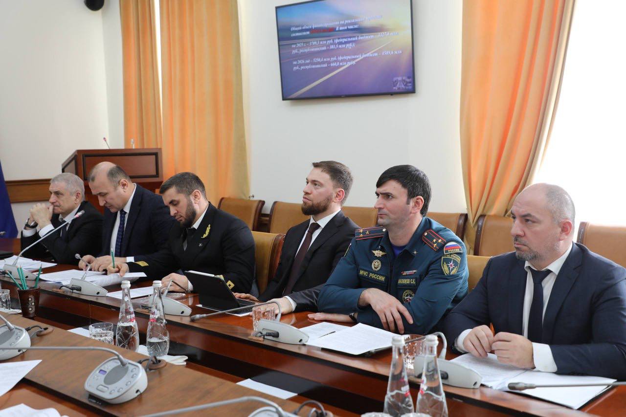 Абдулмуслим Абдулмуслимов провел заседание Совета по морской деятельности при Правительстве РД Абдулмуслим Абдулмуслимов провел заседание Совета по морской деятельности при Правительстве РД