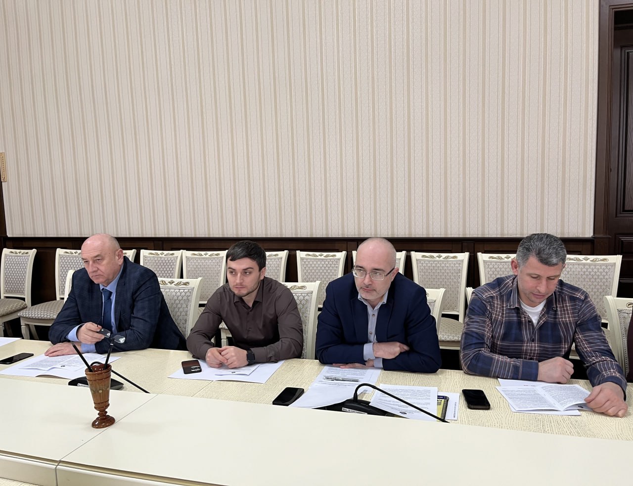 Сегодня, 17 декабря, состоялось совместное заседание Президиума и депутатской комиссии по бюджету, экономической политике и предпринимательству и комиссии по законности, правоохранительной деятельности, вопросам общественных... Сегодня, 17 декабря, состоялось совместное заседание Президиума и депутатской комиссии по бюджету, экономической политике и предпринимательству и комиссии по законности, правоохранительной деятельности, вопросам общественных...