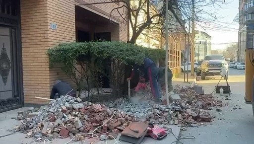 Впервые за много лет в Махачкале расширяют тротуарные зоны