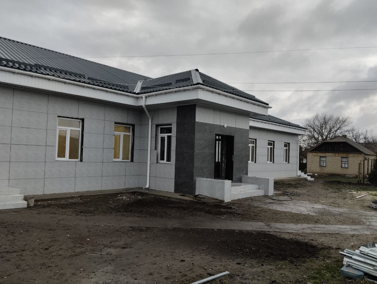 Специалисты из Дагестана завершили ремонт Дома культуры в подшефном Михайловском районе Специалисты из Дагестана завершили ремонт Дома культуры в подшефном Михайловском районе