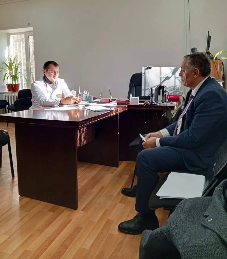 Абдурахман Махмудов оценил работу Кайтагской районной больницы Абдурахман Махмудов оценил работу Кайтагской районной больницы