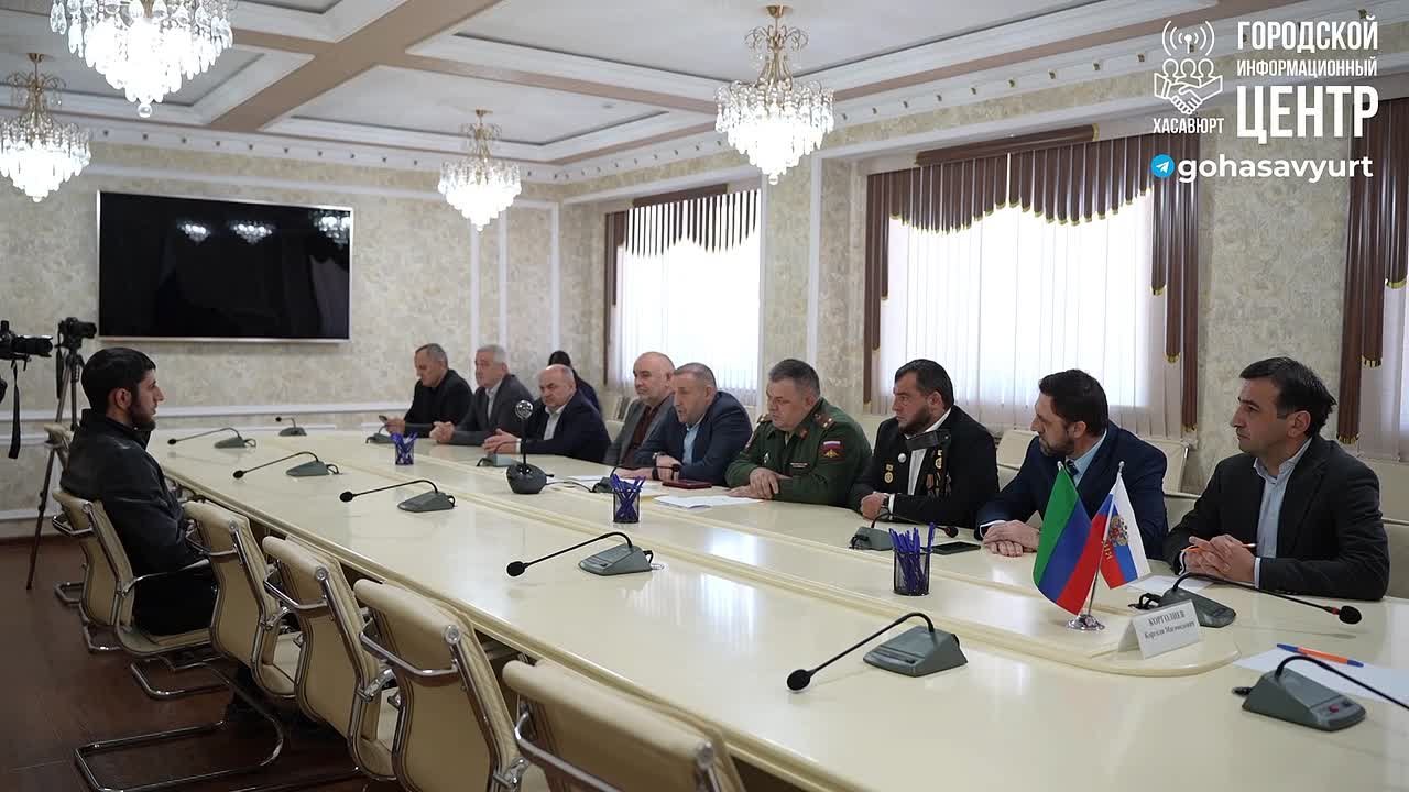 Корголи Корголиев передал орден Мужества сыну погибшего участника СВО Алаудина Хаджиева