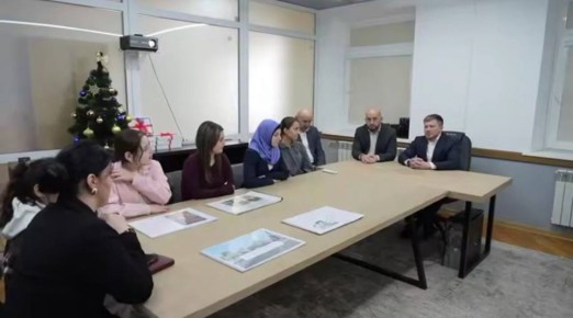 Победительниц конкурса «Юная краса ЖКХ» пригласили в Управление архитектуры Махачкалы