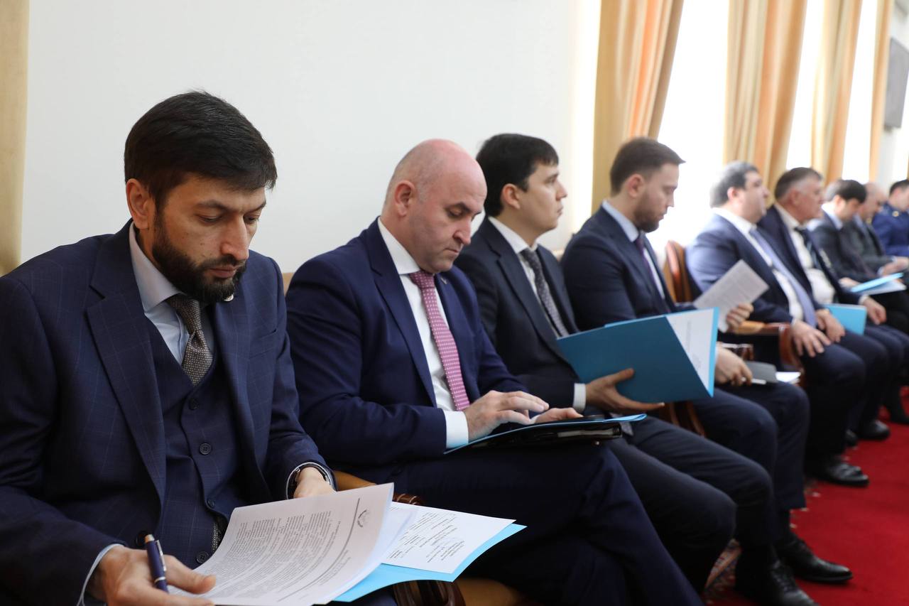 Абдулмуслим Абдулмуслимов провел заключительное в 2025 году заседание Правительства Дагестана Абдулмуслим Абдулмуслимов провел заключительное в 2025 году заседание Правительства Дагестана