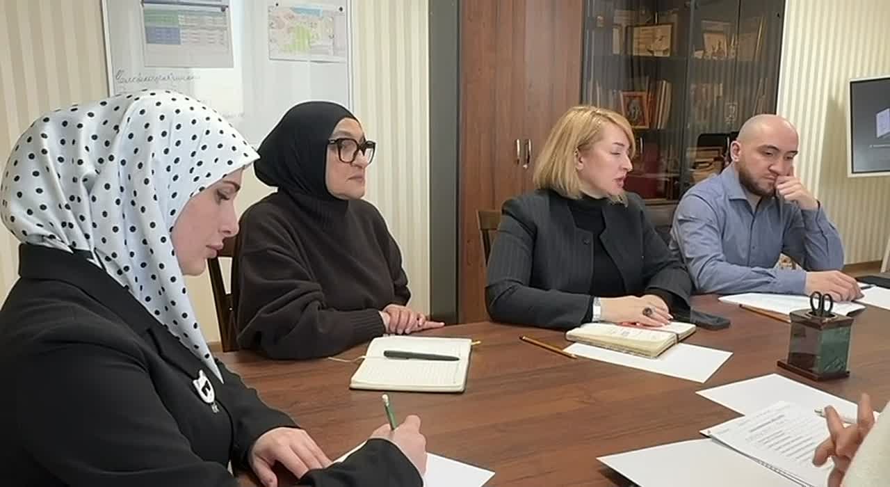 Эмилия Шахабутиновна: Новогоднее чудо для самых важных зрителей: 2000 детей Махачкалы отправятся в театр