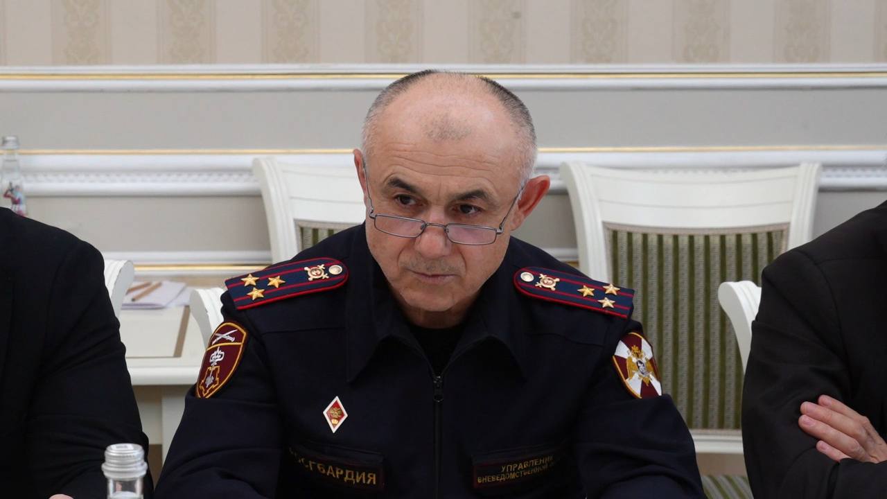 Джамбулат Салавов: Сегодня в Махачкале состоялось заседание антитеррористической комиссии, в котором приняли участие представители силовых ведомств, правоохранительных органов, коммунального хозяйства и профильных управлений... Джамбулат Салавов: Сегодня в Махачкале состоялось заседание антитеррористической комиссии, в котором приняли участие представители силовых ведомств, правоохранительных органов, коммунального хозяйства и профильных управлений...