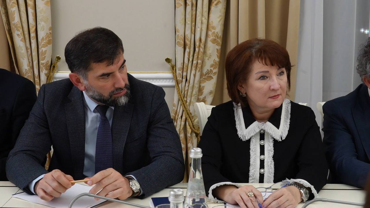 Джамбулат Салавов: Сегодня в Махачкале состоялось заседание антитеррористической комиссии, в котором приняли участие представители силовых ведомств, правоохранительных органов, коммунального хозяйства и профильных управлений... Джамбулат Салавов: Сегодня в Махачкале состоялось заседание антитеррористической комиссии, в котором приняли участие представители силовых ведомств, правоохранительных органов, коммунального хозяйства и профильных управлений...