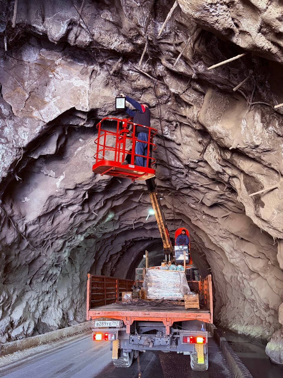 Дорожники Дагестана продолжают работы по благоустройству дорог Дорожники Дагестана продолжают работы по благоустройству дорог