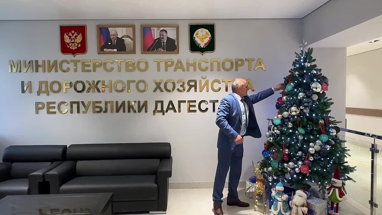 Коллектив Минтранса РД присоединился к акции «Ёлка желаний»