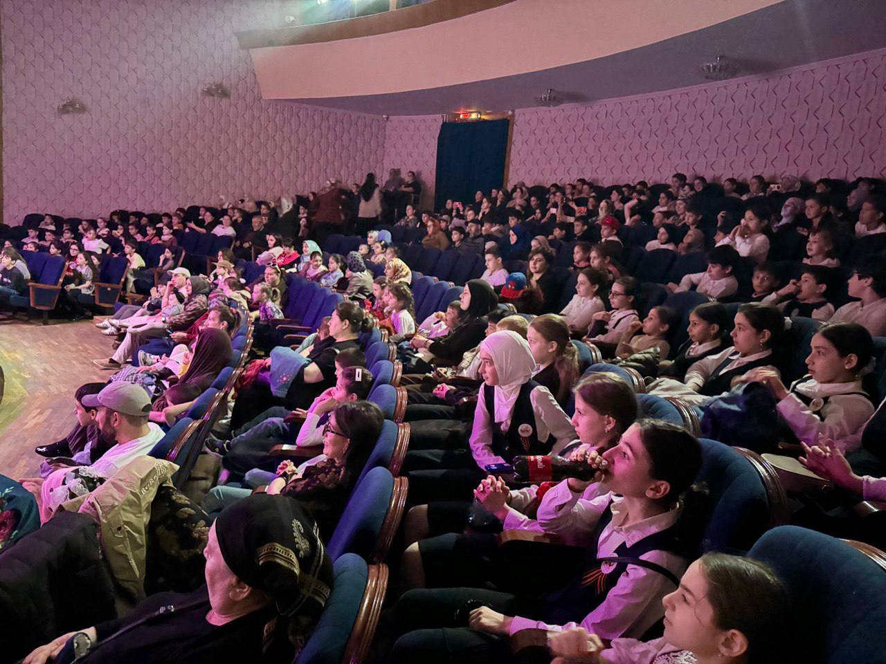 В Махачкале состоялась премьера яркого семейного мюзикла В Махачкале состоялась премьера яркого семейного мюзикла