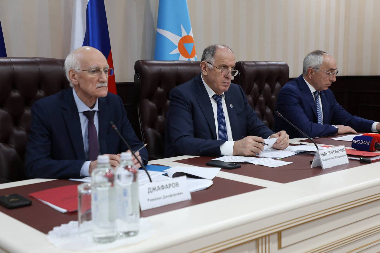 Абдулмуслим Абдулмуслимов провёл заседание Комиссии при Главе РД по предупреждению и ликвидации ЧС и обеспечению пожарной безопасности Абдулмуслим Абдулмуслимов провёл заседание Комиссии при Главе РД по предупреждению и ликвидации ЧС и обеспечению пожарной безопасности