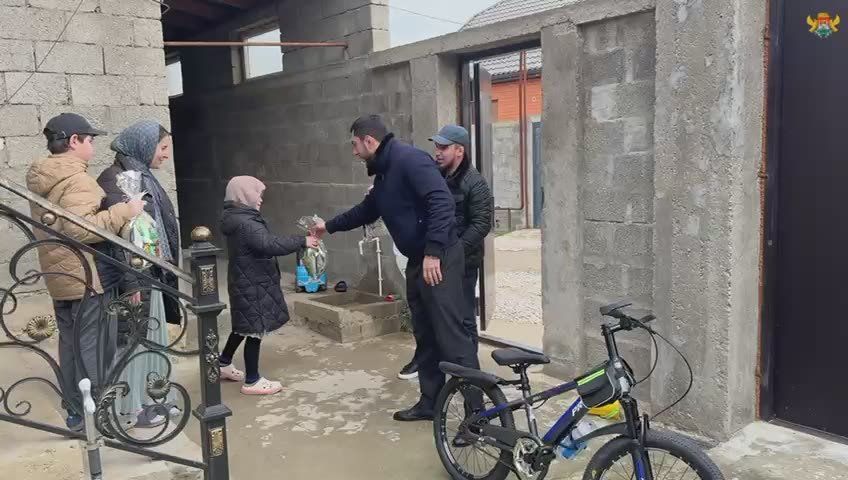 Директор Городского молодежного центра столицы, Самир Магомедов, присоединился к Всероссийской акции «Ёлка желаний», которая с 2018 года каждый год проходит в нашей стране